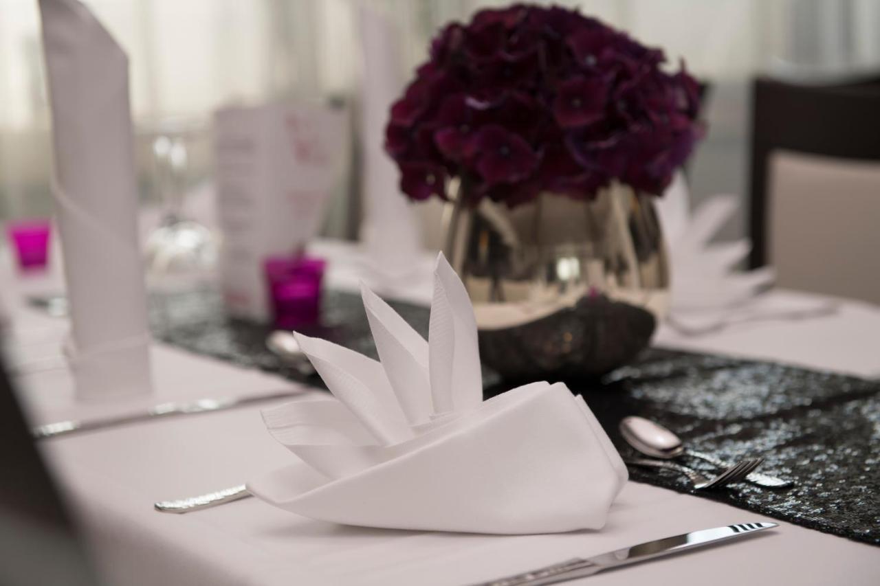 Rhoenblick Landhotel - Restaurant - Countrypub Petersberg  Εξωτερικό φωτογραφία