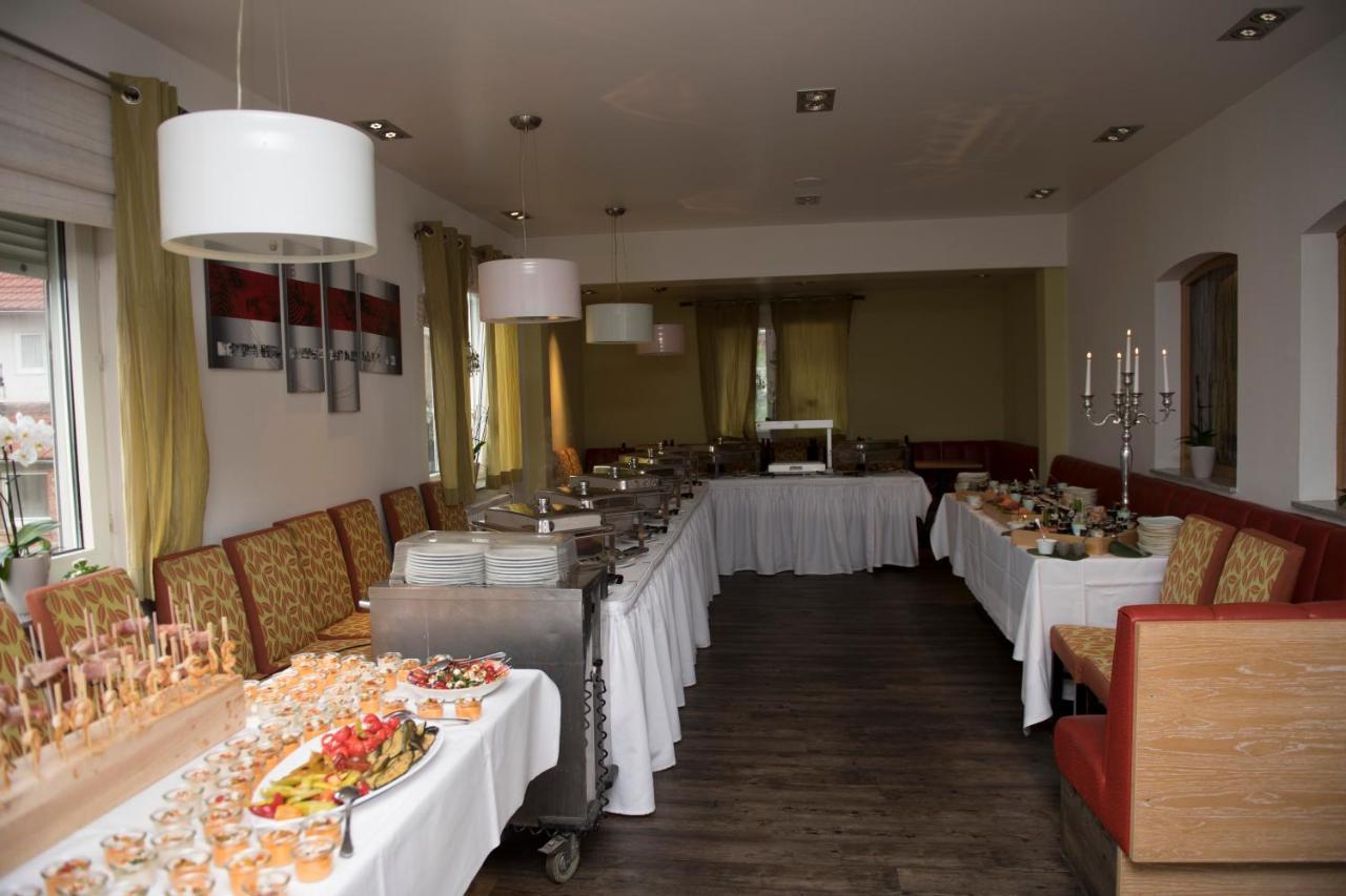 Rhoenblick Landhotel - Restaurant - Countrypub Petersberg  Εξωτερικό φωτογραφία
